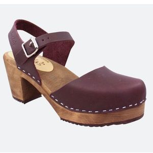 Highwood Aubergine Clogs